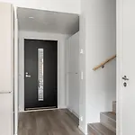 Moderni Paritalo Laehellae Lentokenttaeae, Free Parking, Sauna Appartement Vantaa