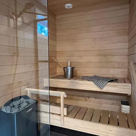 Moderni Paritalo Laehellae Lentokenttaeae, Free Parking, Sauna 公寓 万塔