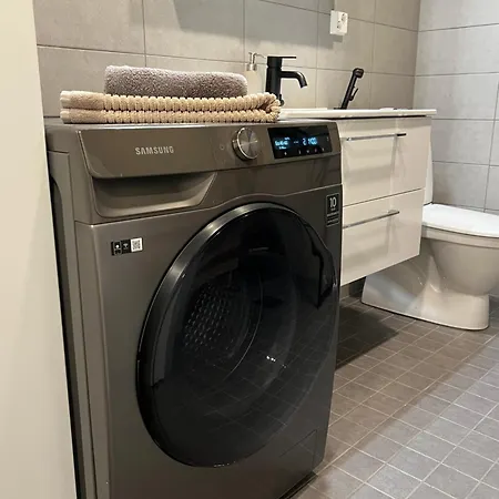 公寓 Moderni Paritalo Laehellae Lentokenttaeae, Free Parking, Sauna *