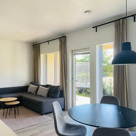 Moderni Paritalo Laehellae Lentokenttaeae, Free Parking, Sauna Daire *