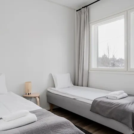 Moderni Paritalo Laehellae Lentokenttaeae, Free Parking, Sauna Apartman Vantaa