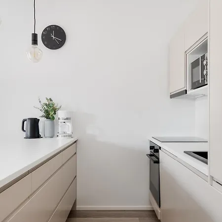 Moderni Paritalo Laehellae Lentokenttaeae, Free Parking, Sauna Lejlighed Vantaa